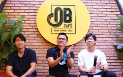 Tân HLV trưởng HAGL Kiatisuk đến ủng hộ quán cà phê của học trò