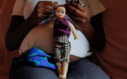 Hàng nghìn trẻ em gái ở Kenya mang thai trong thời gian nghỉ học vì Covid-19