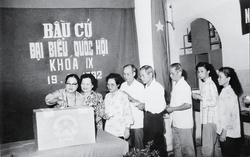 Dấu ấn về quyền bầu cử của phụ nữ Việt Nam