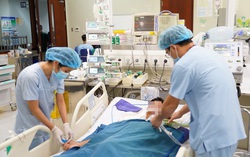 Nam sinh 14 tuổi tập xe máy đâm phải cột điện, nguy cơ tử vong