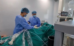 Tán sỏi qua da cứu thai phụ suy thận cấp