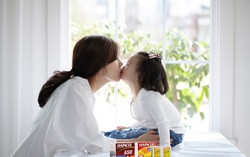 Bật mí cách hạ sốt nhanh và an toàn cho trẻ vào thời điểm giao mùa