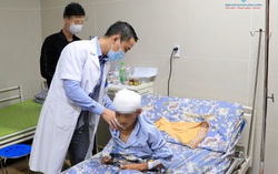 Tai nạn xe đạp, bé 10 tuổi chấn thương nặng