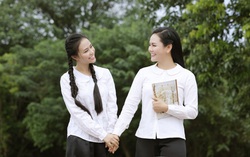 
Giấc mơ nghề giáo giản dị của chị em Quán quân Sao mai Lương Nguyệt Anh - Lương Hải Yến