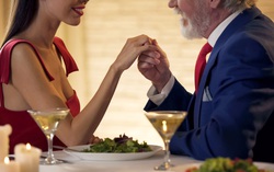 Cảnh báo tình trạng học sinh tham gia mại dâm trá hình “Sugar baby -Sugar daddy”