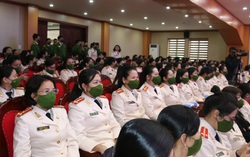 Tô thắm truyền thống của nữ cán bộ quản lý trại giam