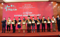 Tôn vinh 50 Gương sáng pháp luật: Lan tỏa tinh thần thượng tôn pháp luật