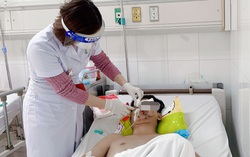 Mua bột tự chế pháo, nam sinh bị hỏng mắt, nát 2 tay