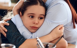 Cha mẹ xử trí thế nào khi con lần đầu ăn cắp