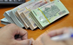 Một phụ nữ kêu cứu vì không đòi được tiền đặt cọc mua đất
