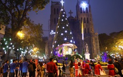 An ninh thắt chặt quanh Nhà thờ Lớn đêm Noel: Phải có giấy mời và test nhanh Covid-19 mới được vào trong