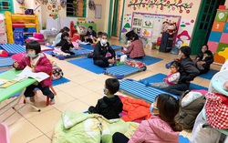Se sắt lòng khi các con nhỏ ở Kinh Môn đi cách ly đúng dịp Tết