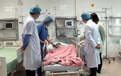 Bé 5 tuổi có 15 hạt nam châm trong bụng