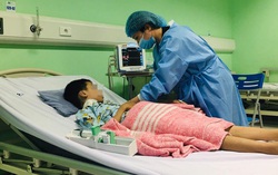 Con ngủ dậy sưng mắt, bác sĩ phát hiện bị đột biến gen
