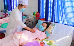 Cứu sản phụ 24 tuổi bị sa dây rốn