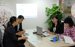 Đoàn cán bộ ngoại giao Hàn Quốc thăm Văn phòng OSSO hỗ trợ phụ nữ di cư hồi hương