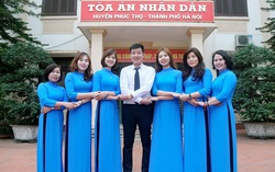 Nét đẹp phụ nữ Tòa án trong tà áo dài