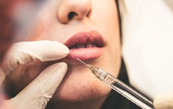 Phát hiện cơ sở thẩm mỹ chui "núp" trong quán cà phê