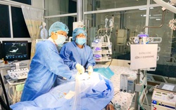 Cứu sống bé gái 9 tuổi trong tình thế ngàn cân treo sợi tóc
