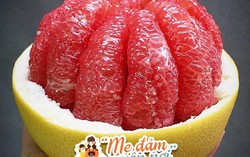 Học mẹ 2 con bổ bưởi không gần gọt vỏ, múi nào múi đấy đẹp không tì vết