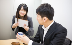 Nhìn cảnh các con quấn quít cậu em đồng nghiệp, tôi lại mơ về một mái ấm