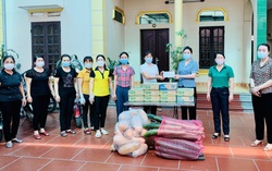Hội LHPN tỉnh Bắc Ninh tặng quà các đơn vị phòng chống dịch Covid-19 tại Quế Võ