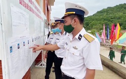 Bộ đội hải quân và người dân tuyến đảo Tây Nam bầu cử sớm 