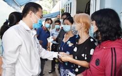Thăm hỏi, động viên các hộ dân bị ảnh hưởng bởi mưa lớn ở TP Thủ Đức