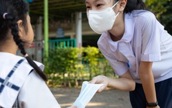 Quyên góp và bài học về sự tử tế cho con