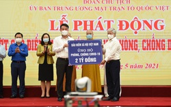 BHXH Việt Nam trao 2 tỷ đồng ủng hộ phòng chống dịch Covid-19