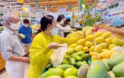 Người dân quận Gò Vấp và phường Thạnh Lộc, quận 12 chỉ ra ngoài khi thật sự cần thiết