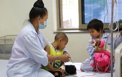 Người phụ nữ dân tộc sửng sốt khi 3 mẹ con cùng bị tan máu bẩm sinh