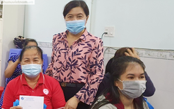 TPHCM: 80 phần quà đến với nữ công nhân khó khăn
