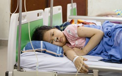 Những bệnh nhi mong chờ máu hơn quà 1/6