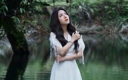 Phùng Khánh Linh ngâm suối để quay MV “Chỉ buồn hôm nay”