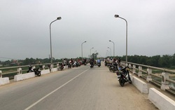Tâm trạng buồn bã, người phụ nữ lên cầu Đô Lương rồi gieo mình xuống sông tự tử