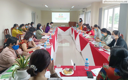 Văn phòng OSSO Cần Thơ tập huấn quy trình tư vấn cho phụ nữ di cư hồi hương