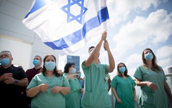 Bí quyết chống Covid-19 thành công của Israel: Xét nghiệm nhanh, tiêm chủng "thần tốc"