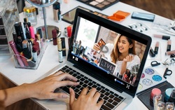 Bí quyết tránh mua phải mỹ phẩm giả trên chợ mạng trong mùa dịch Covid-19