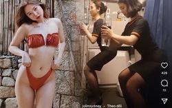 Hai nữ tiếp viên hàng không tập thể dục trên máy bay, gây sốt cộng đồng mạng 