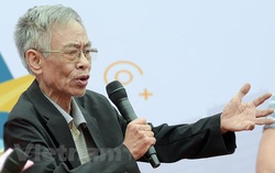 Hoàng Nhuận Cầm: Những câu thơ viết đợi mặt trời 