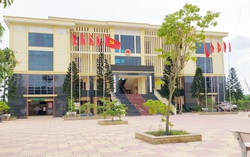 Bầu cử ở Hải Dương: Chỉ huy trưởng Ban Chỉ huy quân sự phường nhờ người bỏ phiếu hộ