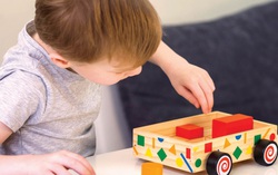 Cách làm mới đồ chơi khiến con "cả thèm chóng chán" thích mê