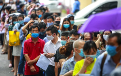 Sau "biển người" xét nghiệm, tiêm vaccine Covid-19, Hà Nội hoả tốc tăng cường phòng dịch
