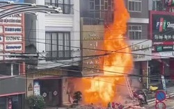 Cửa hàng gas bốc cháy dữ dội, nhiều tiếng nổ lớn như bom