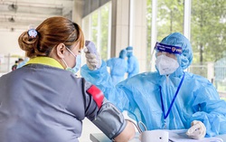 Khoảng thời gian tiêm mũi 1 và mũi 2 vaccine ngừa Covid-19 là bao lâu, nếu quá thì sao?