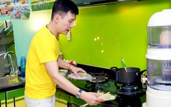 Ca sĩ Đoan Trường cai nghiện thuốc lá thành công sau 30 năm nhờ giãn cách