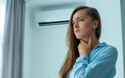 Viêm họng vì dùng điều hòa, nhiều người vội đi khám vì tưởng mắc Covid-19