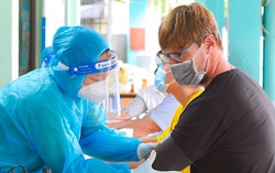 TPHCM: Tiêm vaccine cho toàn bộ người nước ngoài cư trú trên địa bàn
