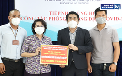 TPHCM tiếp nhận vật tư, trang thiết bị y tế phục vụ công tác phòng, chống dịch Covid-19